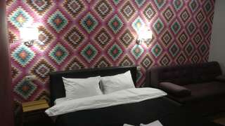 Отель Hotel The gallery Киев Люкс с гидромассажной ванной-1