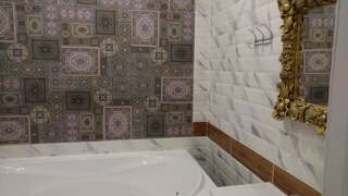 Отель Hotel The gallery Киев Люкс с гидромассажной ванной-3